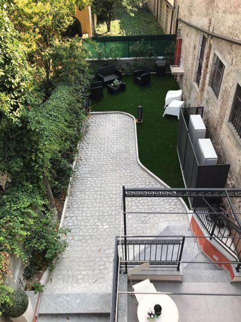 Palazzo Domanto Apartments Парма Экстерьер фото